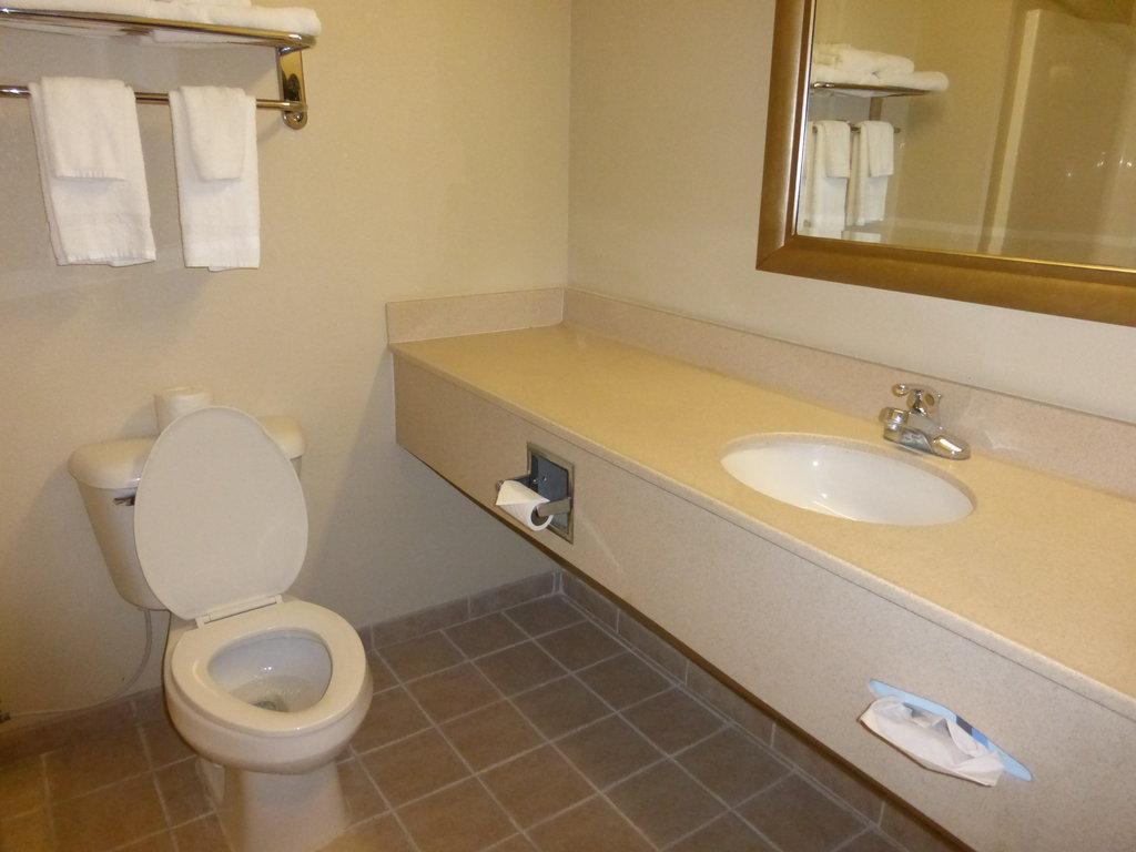 Red Roof Inn Newport News - Йорктаун Екстериор снимка