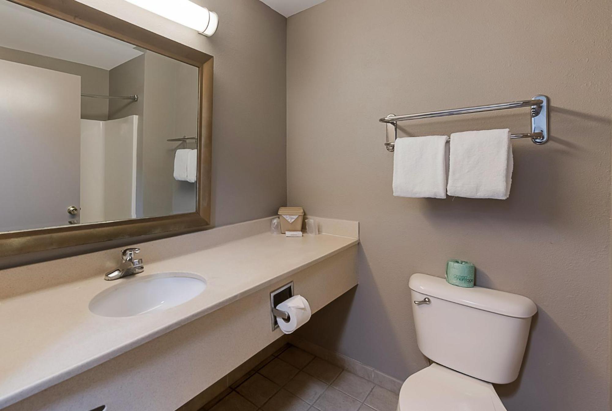 Red Roof Inn Newport News - Йорктаун Екстериор снимка