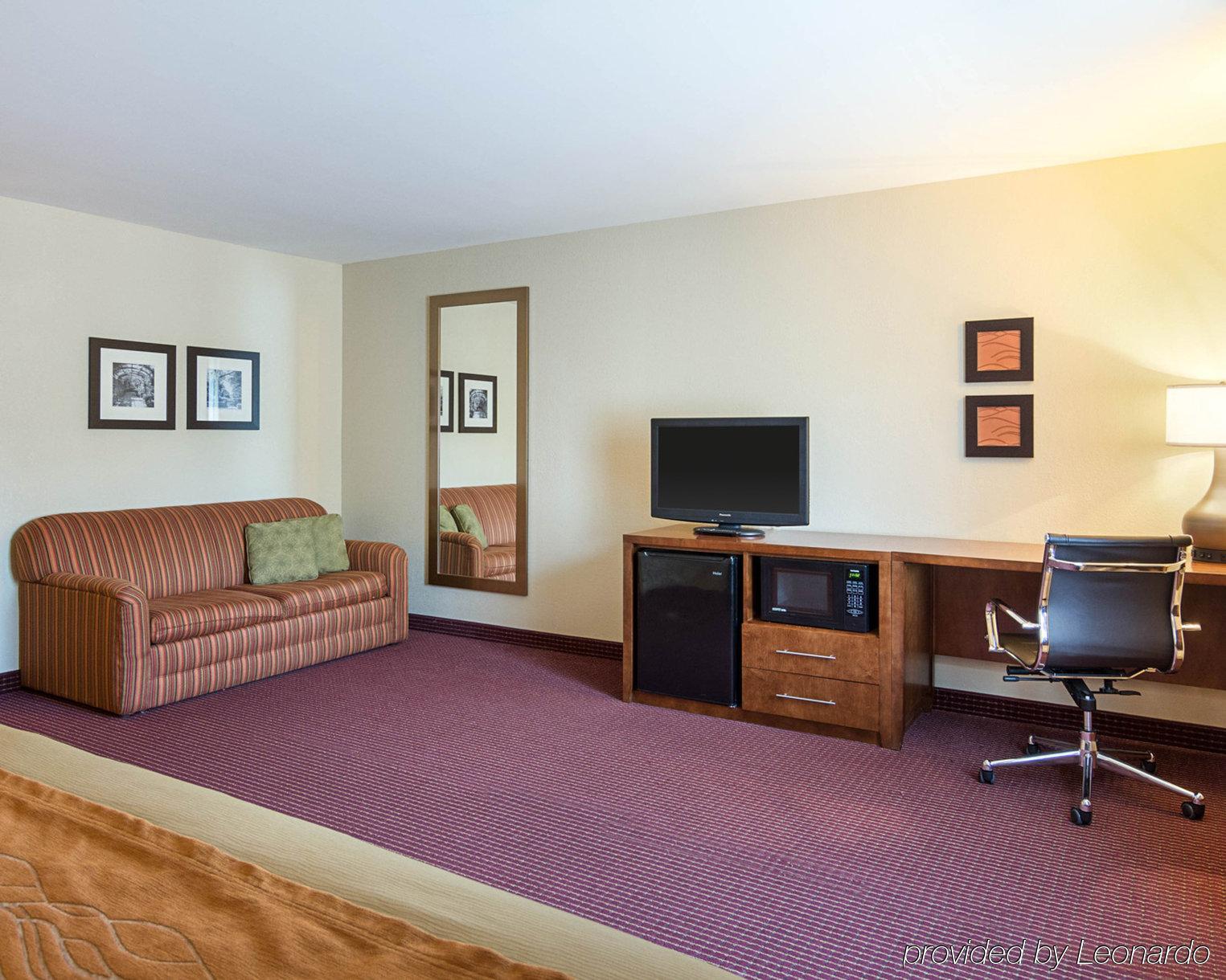Red Roof Inn Newport News - Йорктаун Екстериор снимка
