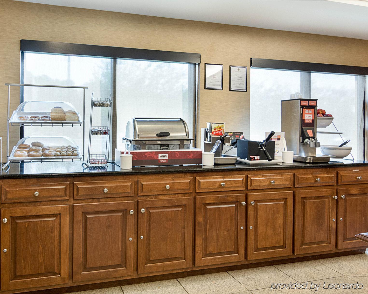 Red Roof Inn Newport News - Йорктаун Екстериор снимка